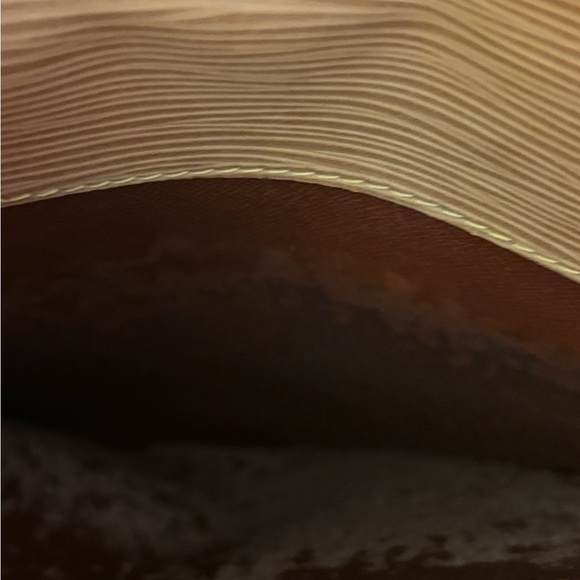 Louis Vuitton Epi Iena Clutch– Vintage - Picture 6 of 12